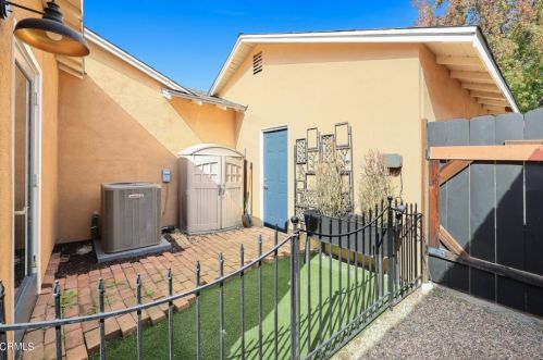 2358 Caracas St, Glendale CA  91214-3003 exterior