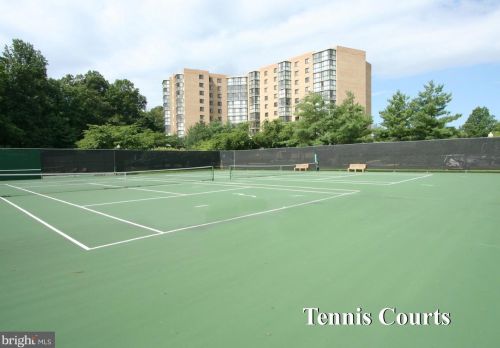 15307 Barningham Ct, Silver Spring MD 20906-1427 exterior