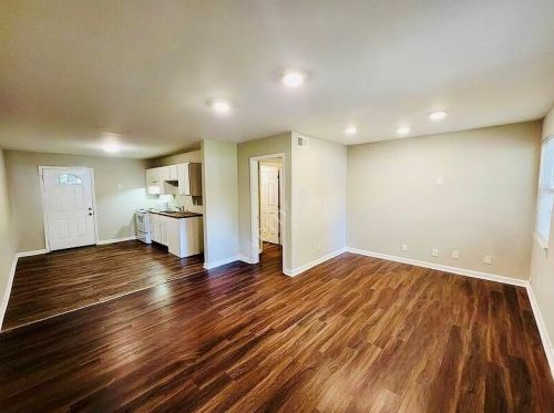 527 Evergreen Ter, Forest Park, GA 30297-1234