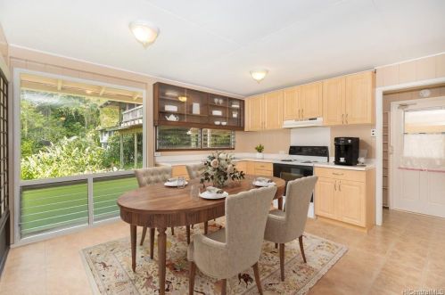 3430 Kaohinani Dr, Honolulu HI  96817-1022 exterior