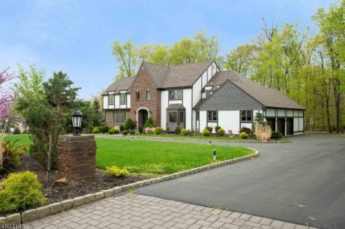 25 Deerwood Trl, Warren, NJ 07059-5562
