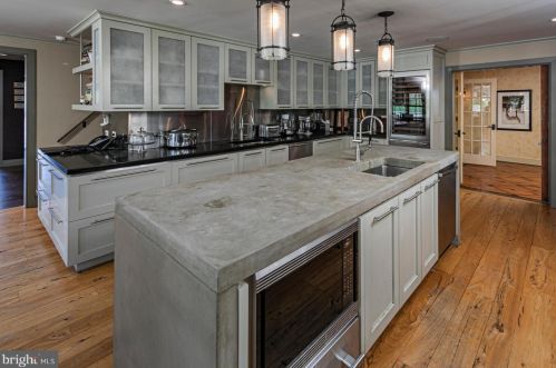 1075 Great Rd, Princeton NJ  08540-1246 exterior