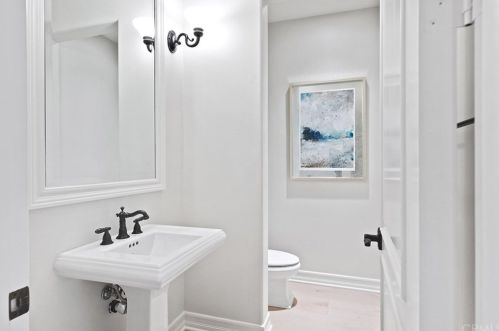 30 Blue Smt, Irvine CA  92603-0168 exterior