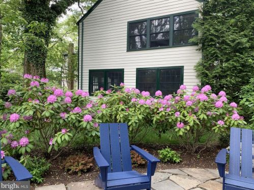 69 Laurel Rd, Princeton NJ 08540-2708 exterior