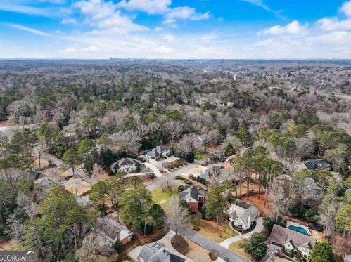 400 Breakwater Rdg, Atlanta GA  30328-1808 exterior