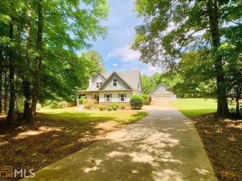 110 Strickland Ln, Jackson, GA 30233-4308