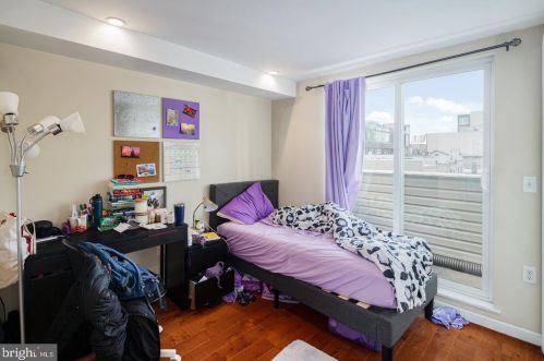 528 13 St, Philadelphia PA  19147-4533 exterior