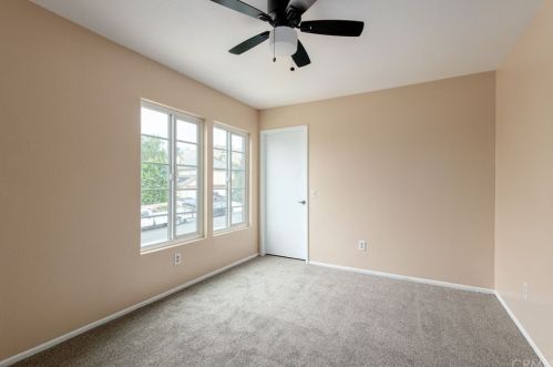 8450 Tamarind Ln, Riverside CA  92509-5180 exterior