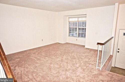 7863 Wintercress Ln, Springfield VA  22152-3844 exterior