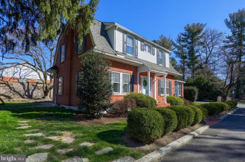 1712 Lyndon Ave, Lancaster, PA 17602-4736