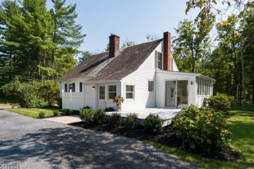 715 Cherry Valley Rd, Princeton NJ  08540-7920 exterior