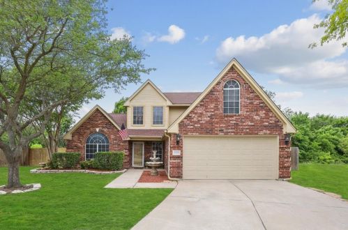 8600 Saranac Trl, Fort Worth, TX 76118-7845