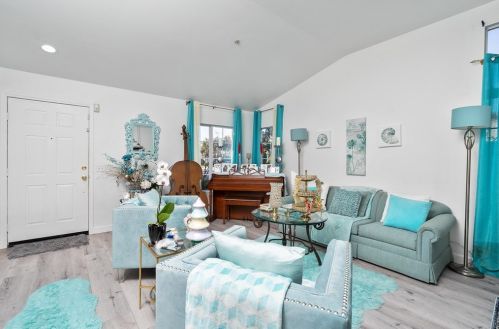746 Princessa Dr, Oxnard, CA 93030-7690