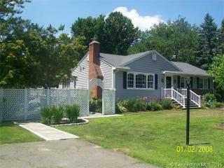 553 Booth Hill Rd, Huntington, CT 06484-3427