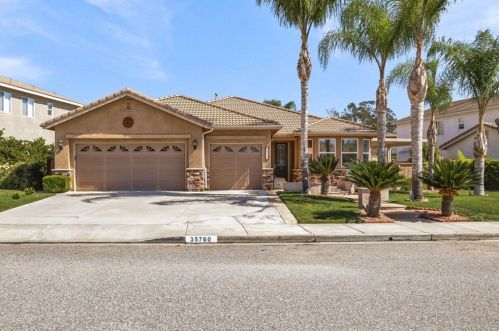 35760 Country Park Dr, Wildomar, CA 92595-7849