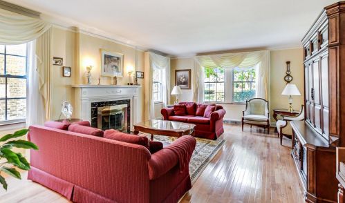 6957 Oleander Ave, Chicago, IL 60631-1133