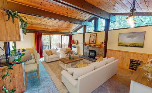16466 Northwoods Blvd, Truckee, CA 96161-6528