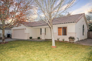 329 Desert Knolls St, Henderson NV  89014-7812 exterior