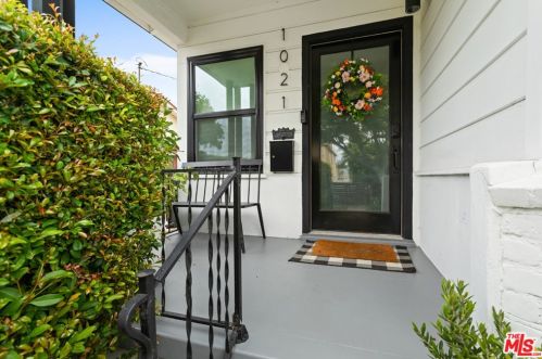 1021 65th St, Inglewood, CA 90302-1805