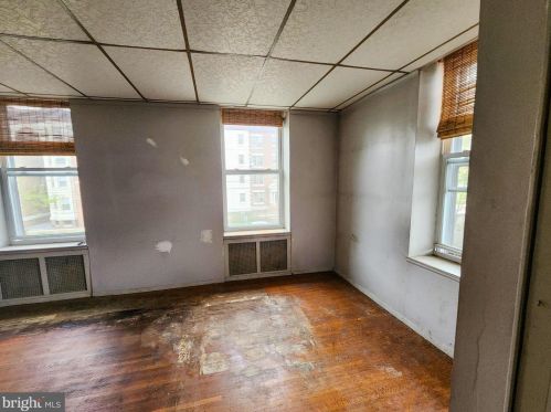 6804 Emlen St, Philadelphia PA  19119-2641 exterior