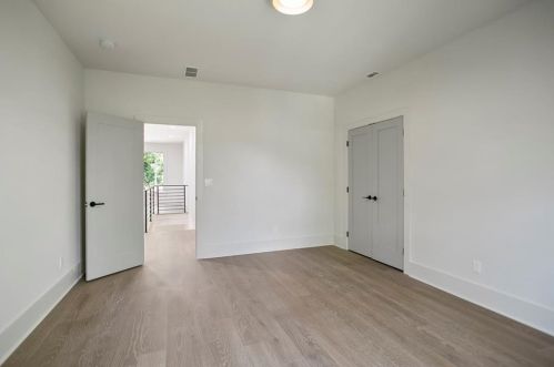 1557 Foote St, Atlanta GA  30307-2817 exterior