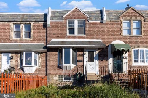 6310 Glenloch St, Philadelphia, PA 19135-3204