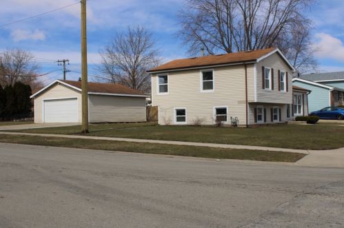200 Metropolitan Ave, Waukegan, IL 60085-3208