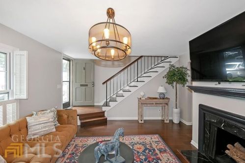 56 Cantey Pl, Atlanta GA  30327-4082 exterior