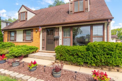 241 Wesley Dr, Addison, IL 60101-2127