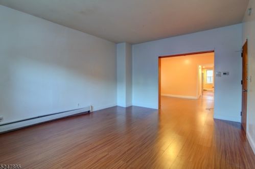 85 Franklin Ter, Irvington, NJ 07111-1352