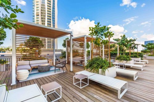 987 Queen St, Honolulu HI  96814-4118 exterior