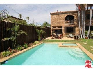 234 12th St, Santa Monica CA  90402-2012 exterior