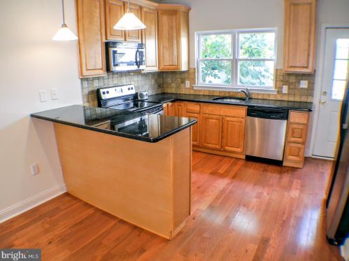 1006 Cleveland St, Philadelphia PA  19146-2649 exterior