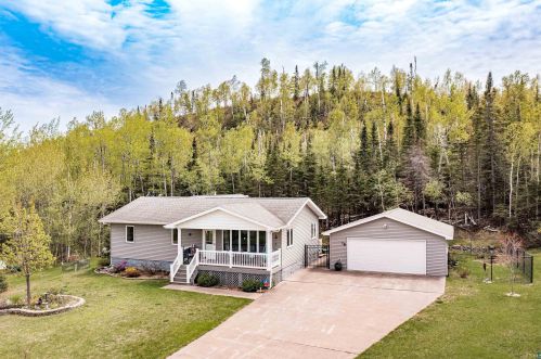 15 Reed Dr, Silver Bay, MN 55614-1144
