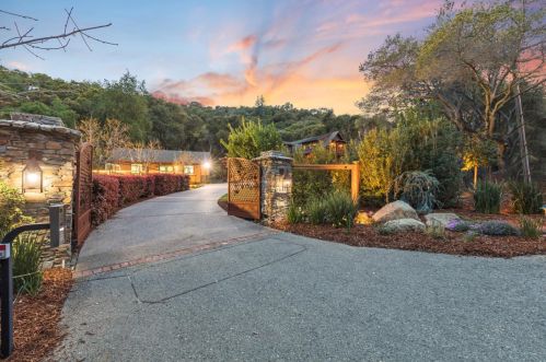 17400 Phillips Ave, Los Gatos, CA 95030-7566