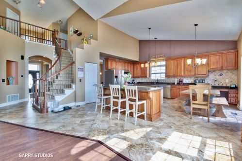 6605 Majestic Way, Carpentersville, IL 60110-3439