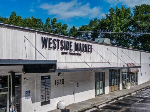 1886 Marietta Rd, Atlanta GA  30318-2764 exterior