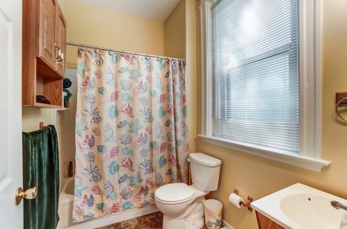 811 Academy Ave, Cincinnati OH  45205-1623 exterior