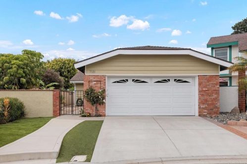 7581 Dehesa Ct, Carlsbad, CA 92009-7704