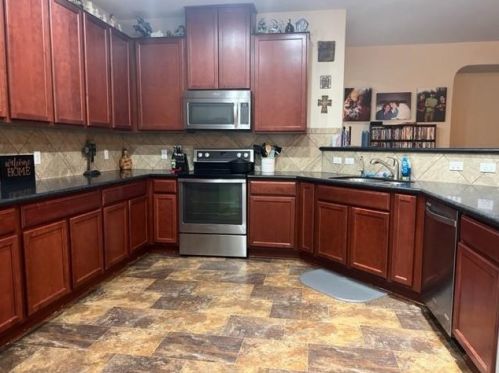 941 Apricot Dr, Uhland TX  78640-6415 exterior