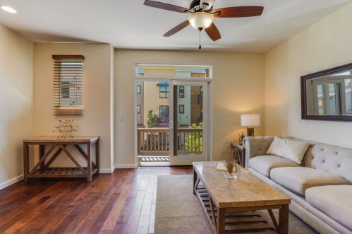 1126 Tahoe Ln, Palo Alto, CA 94303-4066