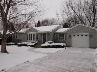 1434 Primrose Curv, Saint Paul MN  55113-1855 exterior
