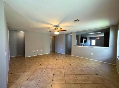 7424 Cayenne Ln, Austin TX  78741-7524 exterior