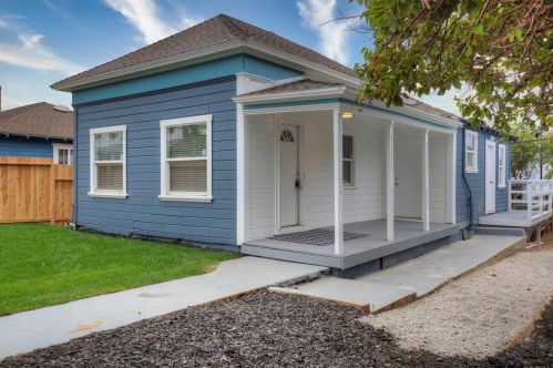 109 Tremont St, Oceanside, CA 92054-3028