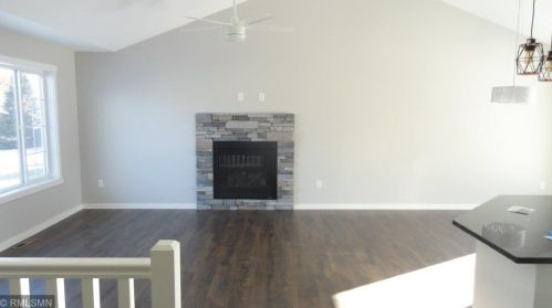 2018 English St, Saint Paul MN  55109-3427 exterior