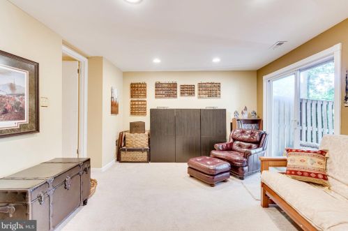 10836 Douglas Ave, Silver Spring MD 20902-5007 exterior