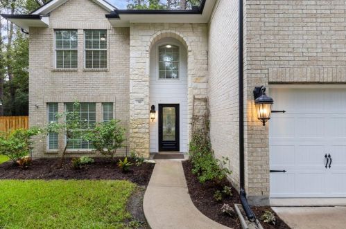 38 Florian Ct, Conroe TX  77385-3574 exterior