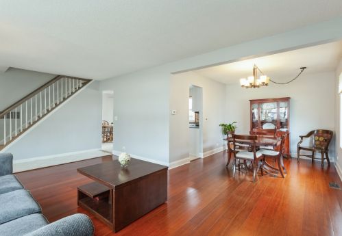 862 Lakeside Dr, Hanover Park, IL 60103-4718