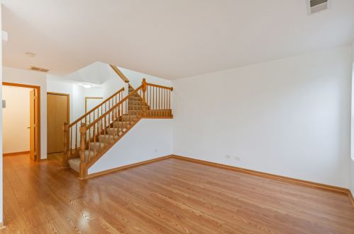 465 Windham Cove Dr, Bull Valley, IL 60014-2734
