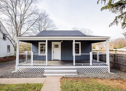 89 Hanover St, Wallingford, CT 06492-1642